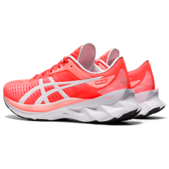 Asics Novablast Tokyo Women -pyöräkauppa 64288 3 sunriseredwhite