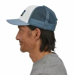 Patagonia P-6 Logo Trucker Hat 30 Patagonia P-6 Logo Trucker Hat -pyöräkauppa 77666 3 whitewlightplumegrey
